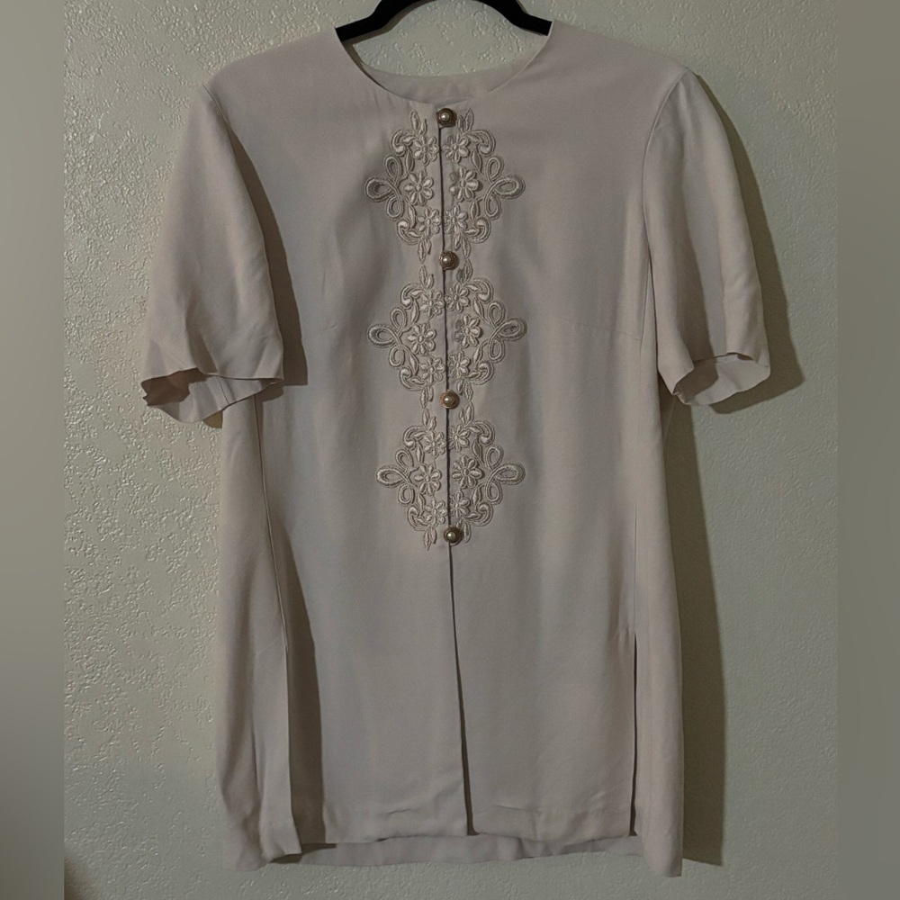 Vintage Cream Embroidered Blouse Faux Pearl Button Side & Middle Slits Size 10